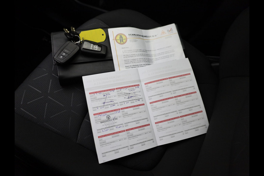 Toyota RAV4 2.5 Hybrid | Trekhaak | Bearlock | Navi | Apple Carplay / Android | Elek. Klep | Prijs Rijklaar !!