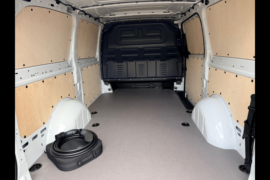 Mercedes-Benz eVito 112 66 kWh SoH 97,6 % AC + DC Snelladen L2 Lang - LM - Camera - 3 Zits - Betimmerd