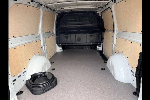 Mercedes-Benz eVito 112 66 kWh SoH 97,6 % AC + DC Snelladen L2 Lang - LM - Camera - 3 Zits - Betimmerd