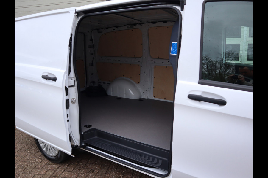 Mercedes-Benz eVito 112 66 kWh SoH 97,6 % AC + DC Snelladen L2 Lang - LM - Camera - 3 Zits - Betimmerd
