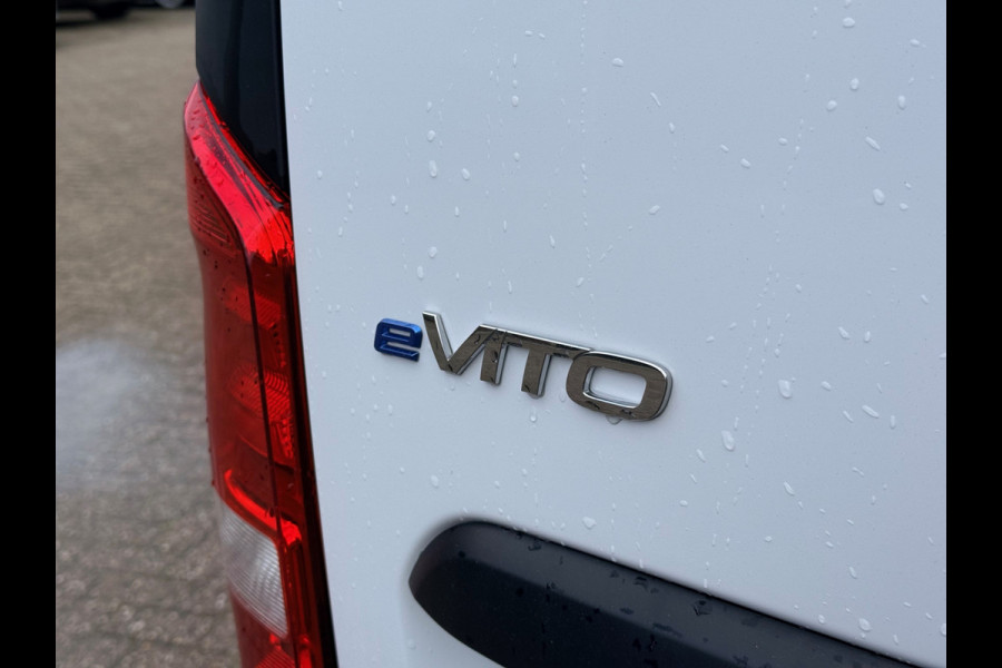 Mercedes-Benz eVito 112 66 kWh SoH 97,6 % AC + DC Snelladen L2 Lang - LM - Camera - 3 Zits - Betimmerd