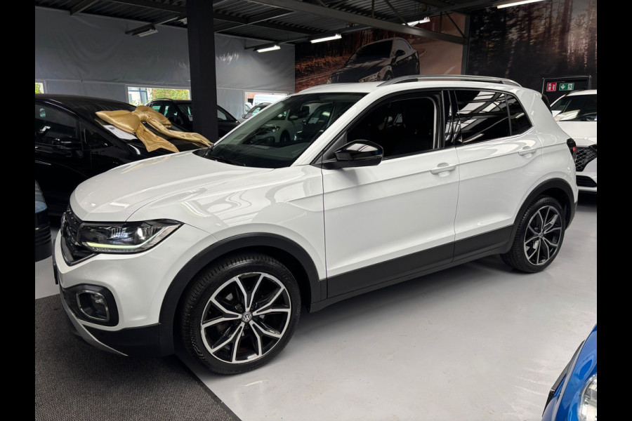 Volkswagen T-Cross 1.0 TSI Style / Navigatie / Stoelverwarming