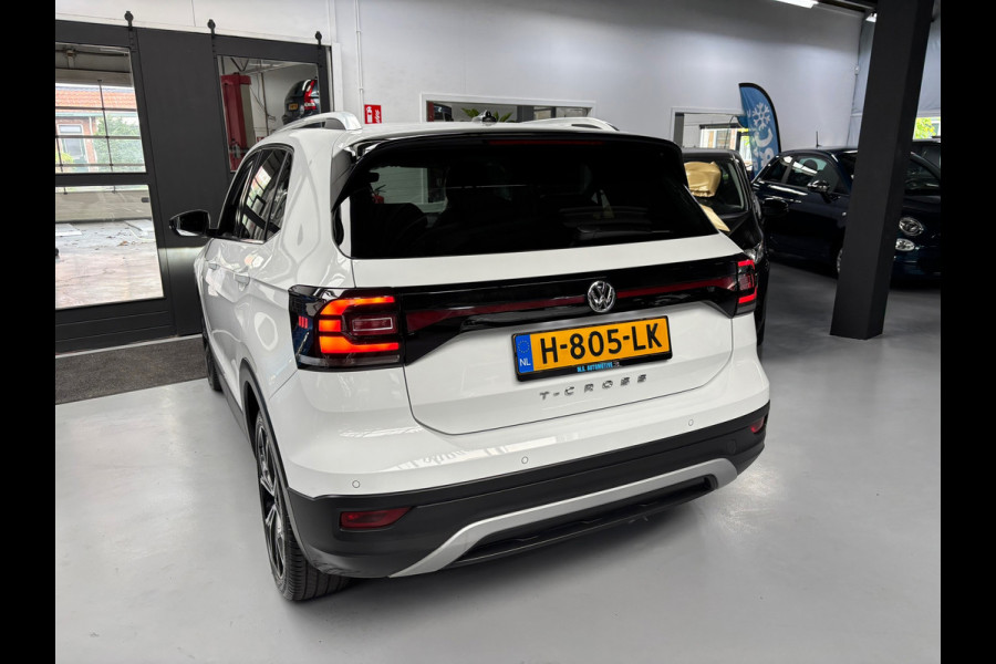 Volkswagen T-Cross 1.0 TSI Style / Navigatie / Stoelverwarming