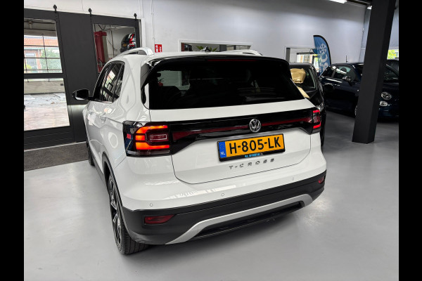 Volkswagen T-Cross 1.0 TSI Style / Navigatie / Stoelverwarming