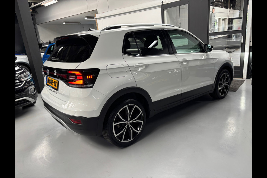 Volkswagen T-Cross 1.0 TSI Style / Navigatie / Stoelverwarming