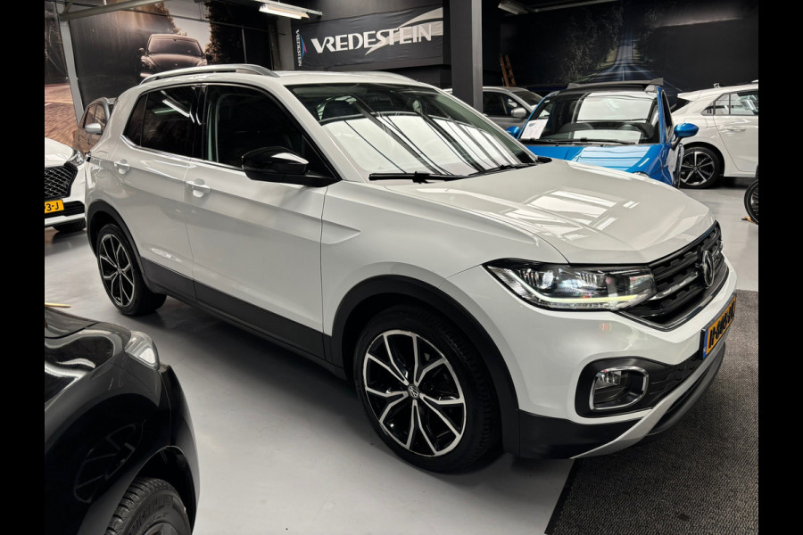 Volkswagen T-Cross 1.0 TSI Style / Navigatie / Stoelverwarming