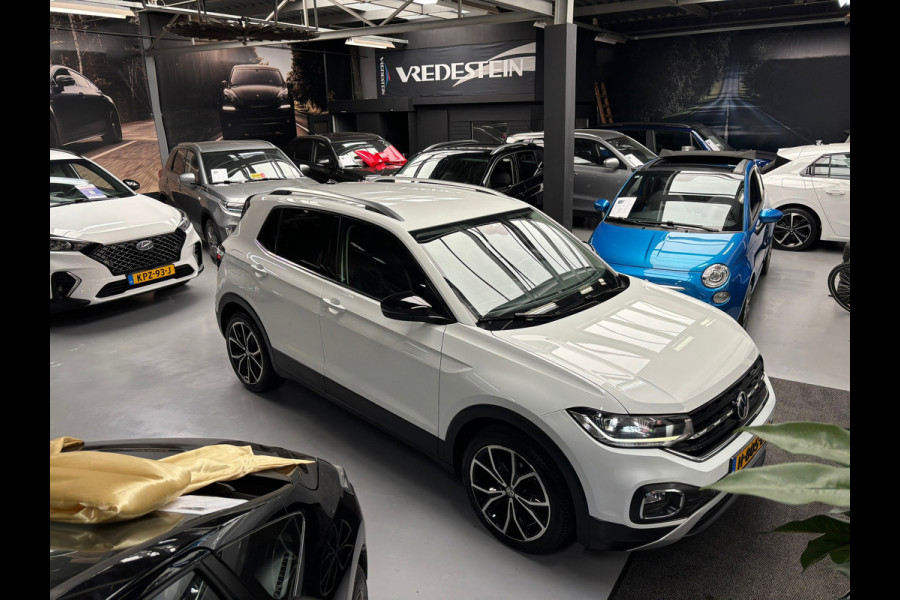 Volkswagen T-Cross 1.0 TSI Style / Navigatie / Stoelverwarming