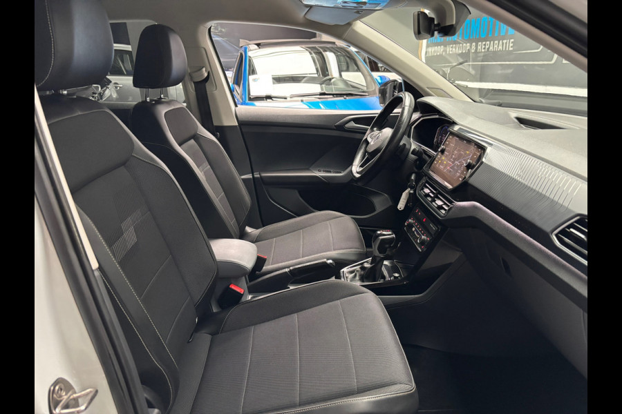 Volkswagen T-Cross 1.0 TSI Style / Navigatie / Stoelverwarming