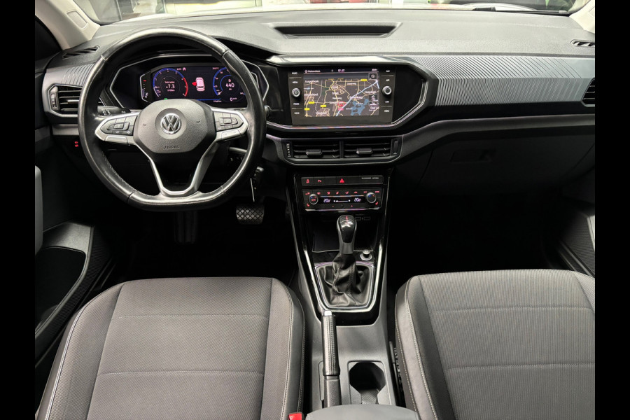 Volkswagen T-Cross 1.0 TSI Style / Navigatie / Stoelverwarming