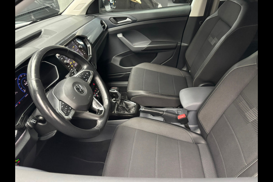 Volkswagen T-Cross 1.0 TSI Style / Navigatie / Stoelverwarming