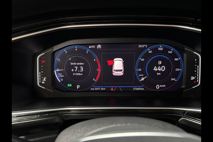 Volkswagen T-Cross 1.0 TSI Style / Navigatie / Stoelverwarming