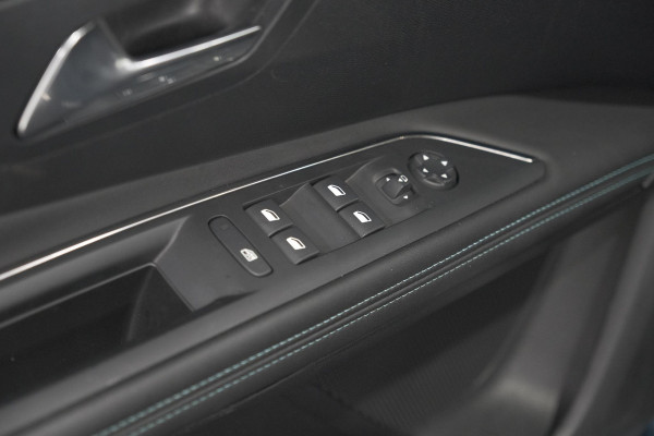 Peugeot 3008 1.6 HYbrid 225 Allure | Camera | Dodehoekdetectie | Apple Carplay | Navigatie