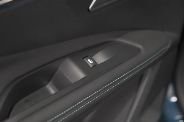 Peugeot 3008 1.6 HYbrid 225 Allure | Camera | Dodehoekdetectie | Apple Carplay | Navigatie