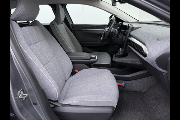 Renault Mégane E-Tech EV60 Warmtepomp Stoel+Stuurverwarming Adap.Cruise Google®-Maps Navi Camera Ecc Optimum Charge Business Ed. Evolution Keyless Apple Carplay/Android Auto Bluetooth LMV Led Pdc Isofix Lane Assist Regen-Lichtsensor Dealeronderhouden Origineel Nederlandse Auto