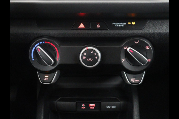 Kia Rio 1.0 TGDI DynamicLine | Carplay | Camera | Full LED | Cruise control | Navigatie | Lichtmetaal 15 '' | Full LED | DAB |