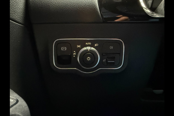 Mercedes-Benz B-Klasse B180 Launch premium Trekhaak 360 camera 32 dkm Nap easy pack