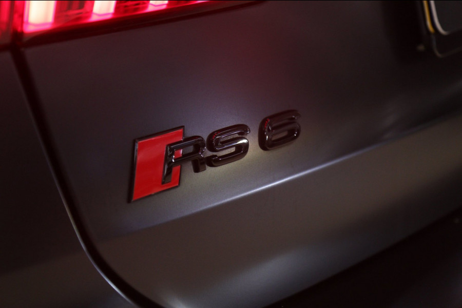 Audi RS6 Avant RS TFSI quattro Dynamic+ /CERAMIC/PANO/360/SOFTC/BOMVOL