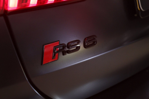 Audi RS6 Avant RS TFSI quattro Dynamic+ /CERAMIC/PANO/360/SOFTC/BOMVOL