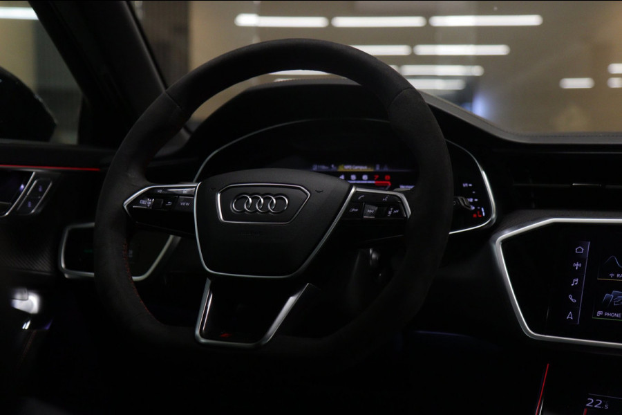 Audi RS6 Avant RS TFSI quattro Dynamic+ /CERAMIC/PANO/360/SOFTC/BOMVOL