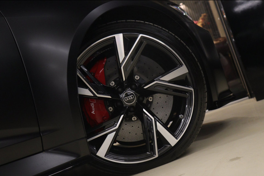 Audi RS6 Avant RS TFSI quattro Dynamic+ /CERAMIC/PANO/360/SOFTC/BOMVOL