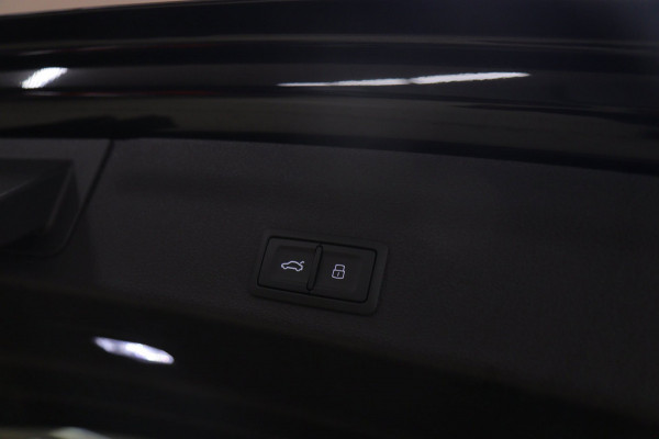 Audi RS6 Avant RS TFSI quattro Dynamic+ /CERAMIC/PANO/360/SOFTC/BOMVOL