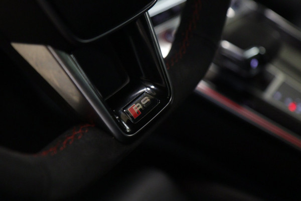 Audi RS6 Avant RS TFSI quattro Dynamic+ /CERAMIC/PANO/360/SOFTC/BOMVOL