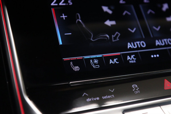 Audi RS6 Avant RS TFSI quattro Dynamic+ /CERAMIC/PANO/360/SOFTC/BOMVOL
