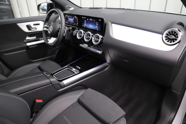 Mercedes-Benz GLA 250e AMG | 218PK | Head-up | Keyless-go | Burmester | Pano | Stuurwielverw. | Sfeerverlichting | Memory | Alpine grey | 2024.