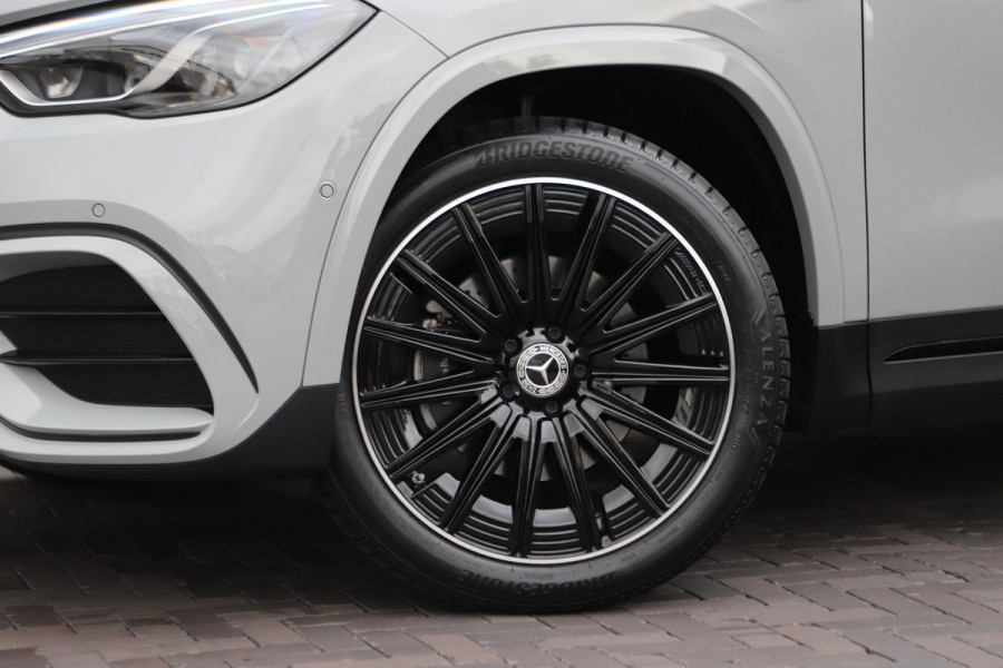 Mercedes-Benz GLA 250e AMG | 218PK | Head-up | Keyless-go | Burmester | Pano | Stuurwielverw. | Sfeerverlichting | Memory | Alpine grey | 2024.