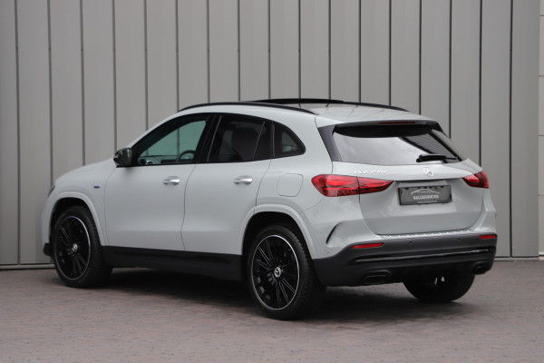 Mercedes-Benz GLA 250e AMG | 218PK | Head-up | Keyless-go | Burmester | Pano | Stuurwielverw. | Sfeerverlichting | Memory | Alpine grey | 2024.