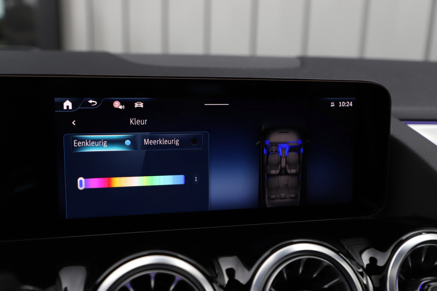 Mercedes-Benz GLA 250e AMG | 218PK | Head-up | Keyless-go | Burmester | Pano | Stuurwielverw. | Sfeerverlichting | Memory | Alpine grey | 2024.