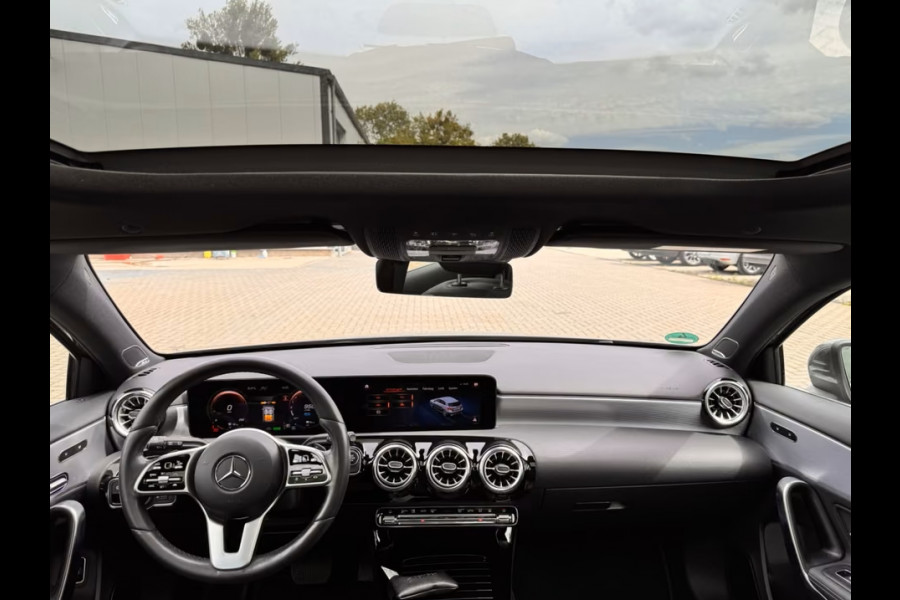 Mercedes-Benz A-Klasse 250 e ** MULTIBEAM LED, PANO, LEDER, MEMORY, 19-inch LMV, 2-zone AIRCO, ACC ** UNFALLFREI ** ** INFORMEER OOK NAAR ONZE AANTREKKELIJKE FINANCIAL-LEASE TARIEVEN **