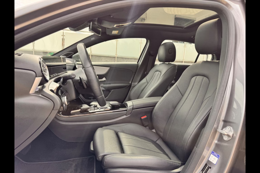 Mercedes-Benz A-Klasse 250 e ** MULTIBEAM LED, PANO, LEDER, MEMORY, 19-inch LMV, 2-zone AIRCO, ACC ** UNFALLFREI ** ** INFORMEER OOK NAAR ONZE AANTREKKELIJKE FINANCIAL-LEASE TARIEVEN **