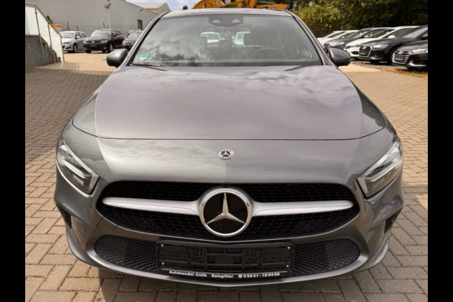 Mercedes-Benz A-Klasse 250 e ** MULTIBEAM LED, PANO, LEDER, MEMORY, 19-inch LMV, 2-zone AIRCO, ACC ** UNFALLFREI ** ** INFORMEER OOK NAAR ONZE AANTREKKELIJKE FINANCIAL-LEASE TARIEVEN **