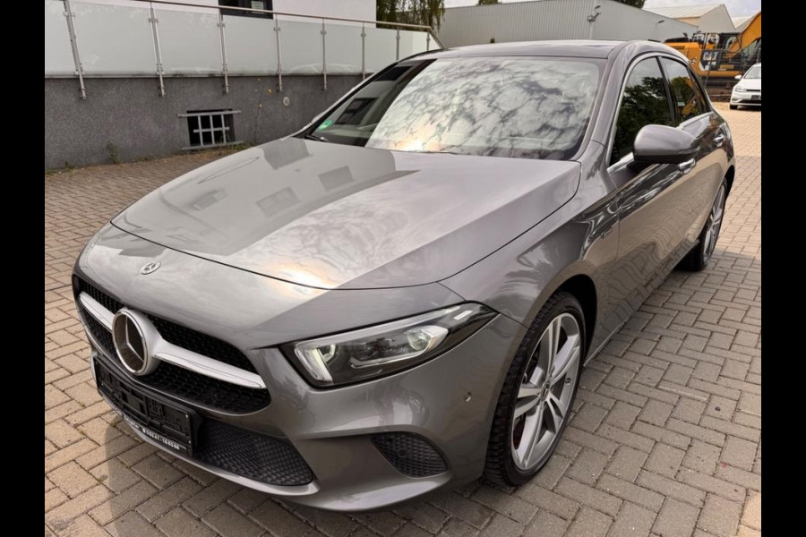 Mercedes-Benz A-Klasse 250 e ** MULTIBEAM LED, PANO, LEDER, MEMORY, 19-inch LMV, 2-zone AIRCO, ACC ** UNFALLFREI ** ** INFORMEER OOK NAAR ONZE AANTREKKELIJKE FINANCIAL-LEASE TARIEVEN **