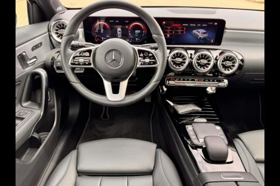 Mercedes-Benz A-Klasse 250 e ** MULTIBEAM LED, PANO, LEDER, MEMORY, 19-inch LMV, 2-zone AIRCO, ACC ** UNFALLFREI ** ** INFORMEER OOK NAAR ONZE AANTREKKELIJKE FINANCIAL-LEASE TARIEVEN **