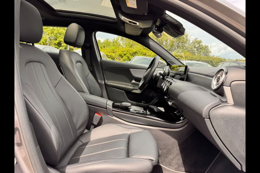 Mercedes-Benz A-Klasse 250 e ** MULTIBEAM LED, PANO, LEDER, MEMORY, 19-inch LMV, 2-zone AIRCO, ACC ** UNFALLFREI ** ** INFORMEER OOK NAAR ONZE AANTREKKELIJKE FINANCIAL-LEASE TARIEVEN **