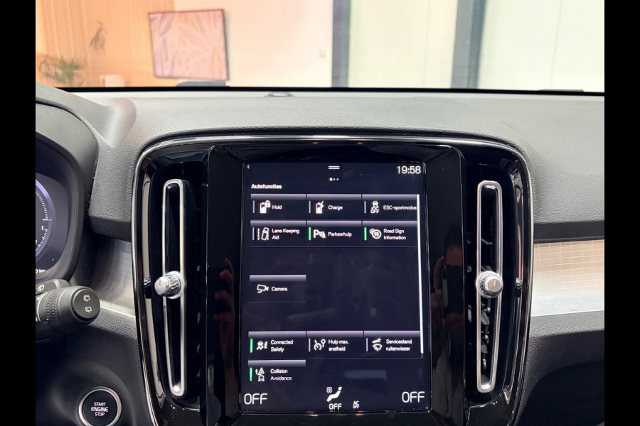 Volvo XC40 1.5 T4 Recharge AUT Inscription PHEV 211PK Camera Trekhaak Denim Blue