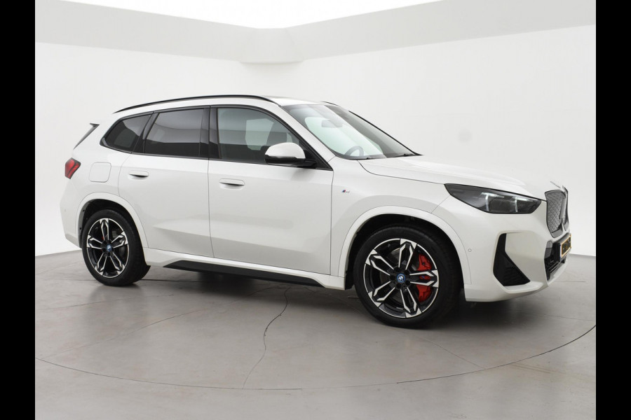 BMW iX1 eDrive20 67 kWh M-SPORT *46 KM NIEUW* + PANORAMA | PREMIUM | 19 INCH | M-REMMEN
