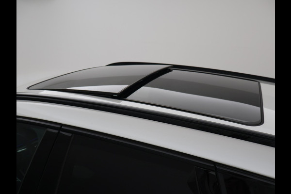 BMW iX1 eDrive20 67 kWh M-SPORT *46 KM NIEUW* + PANORAMA | PREMIUM | 19 INCH | M-REMMEN