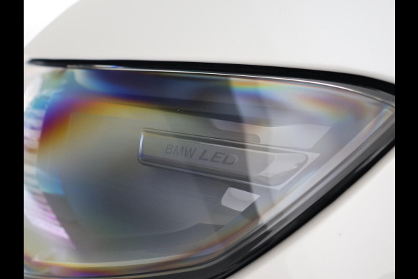 BMW iX1 eDrive20 67 kWh M-SPORT *46 KM NIEUW* + PANORAMA | PREMIUM | 19 INCH | M-REMMEN