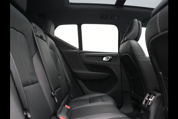 Volvo XC40 T5 Recharge R-Design PHEV 262pk Dealer O.H. | Panodak | Adaptive Cruise | 360 Camera | Harman / Kardon | Blis | Keyless | Apple Carplay | Navigatie | DAB | Virtual Cockpit | Pilot Assist | 19"L.M | Plug In Hybrid |