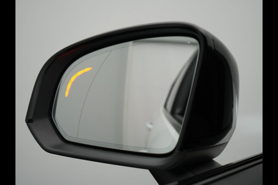 Volvo XC40 T5 Recharge R-Design PHEV 262pk Dealer O.H. | Panodak | Adaptive Cruise | 360 Camera | Harman / Kardon | Blis | Keyless | Apple Carplay | Navigatie | DAB | Virtual Cockpit | Pilot Assist | 19"L.M | Plug In Hybrid |