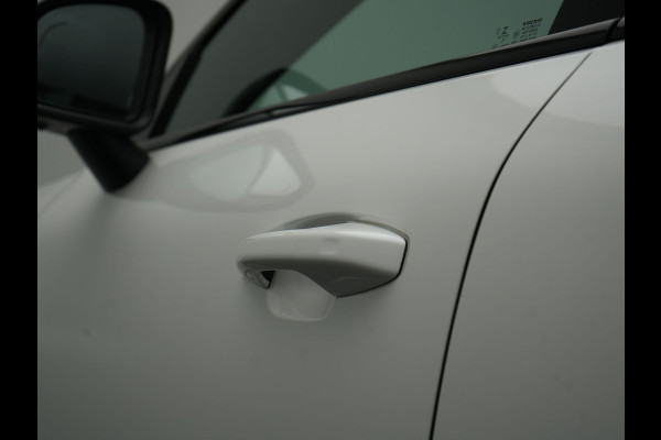 Volvo XC40 T5 Recharge R-Design PHEV 262pk Dealer O.H. | Panodak | Adaptive Cruise | 360 Camera | Harman / Kardon | Blis | Keyless | Apple Carplay | Navigatie | DAB | Virtual Cockpit | Pilot Assist | 19"L.M | Plug In Hybrid |