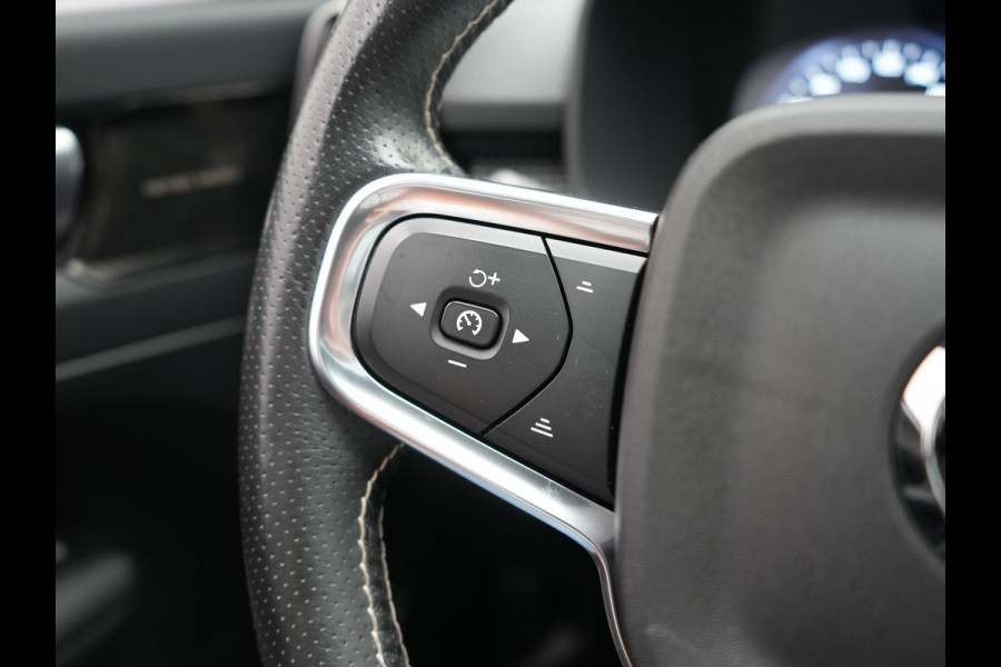 Volvo XC40 T5 Recharge R-Design PHEV 262pk Dealer O.H. | Panodak | Adaptive Cruise | 360 Camera | Harman / Kardon | Blis | Keyless | Apple Carplay | Navigatie | DAB | Virtual Cockpit | Pilot Assist | 19"L.M | Plug In Hybrid |