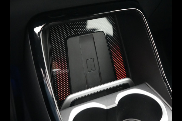 BMW iX1 xDrive30 67 kWh 313pk Dealer O.H. | Trekhaak Af Fabriek | Camera | Adaptief M Onderstel | Voorstoelen Verwarmd | Blis | Keyless | Apple Carplay | Adaptive LED | Sfeerverlichting | Widescreen Navi | DAB |
