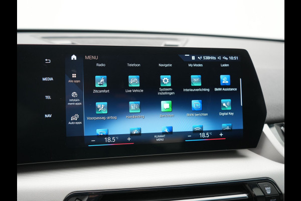 BMW iX1 xDrive30 67 kWh 313pk Dealer O.H. | Trekhaak Af Fabriek | Camera | Adaptief M Onderstel | Voorstoelen Verwarmd | Blis | Keyless | Apple Carplay | Adaptive LED | Sfeerverlichting | Widescreen Navi | DAB |