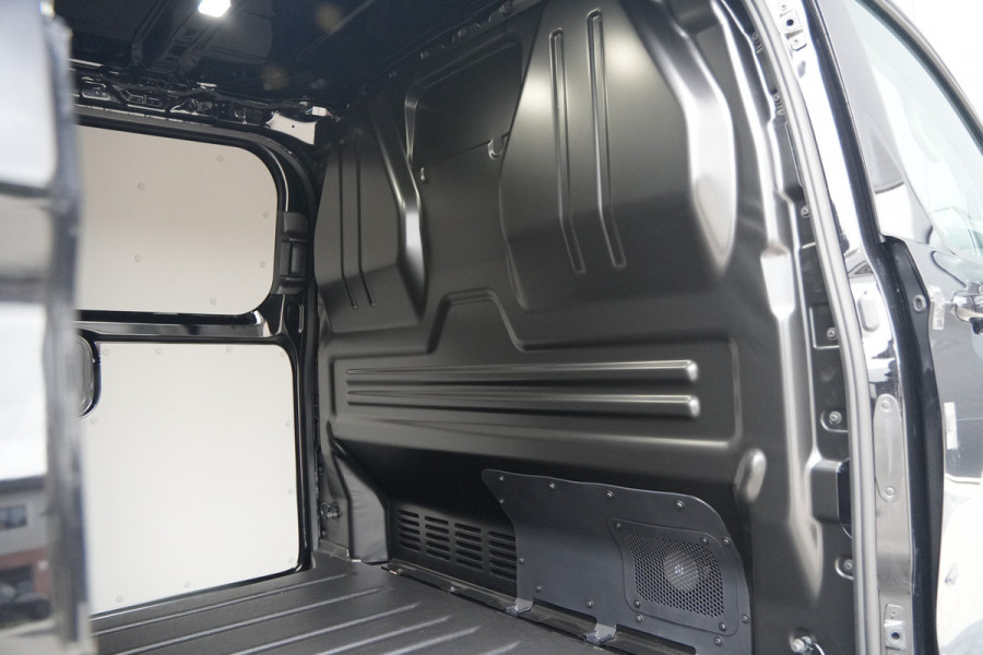 Ford E-Transit Custom 340 L2H1 Sport 71 kWh 218pk - 2x Schuif - ACC - B&O - Navi - Stoel/Stuurverwarming - 360 Camera - Trekhaak - Rijklaar