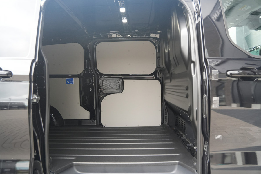 Ford E-Transit Custom 340 L2H1 Sport 71 kWh 218pk - 2x Schuif - ACC - B&O - Navi - Stoel/Stuurverwarming - 360 Camera - Trekhaak - Rijklaar