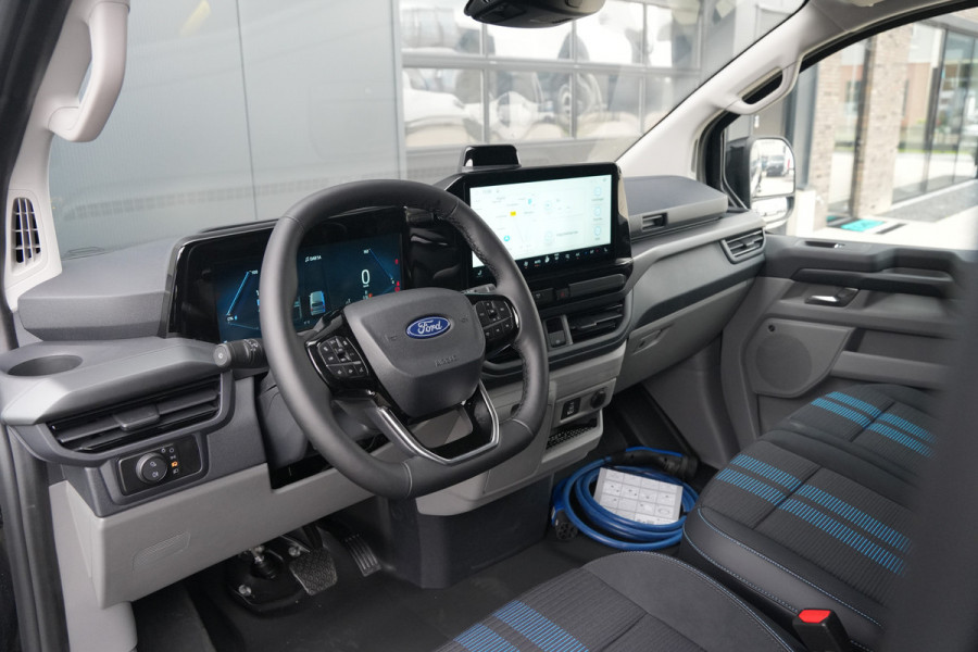 Ford E-Transit Custom 340 L2H1 Sport 71 kWh 218pk - 2x Schuif - ACC - B&O - Navi - Stoel/Stuurverwarming - 360 Camera - Trekhaak - Rijklaar